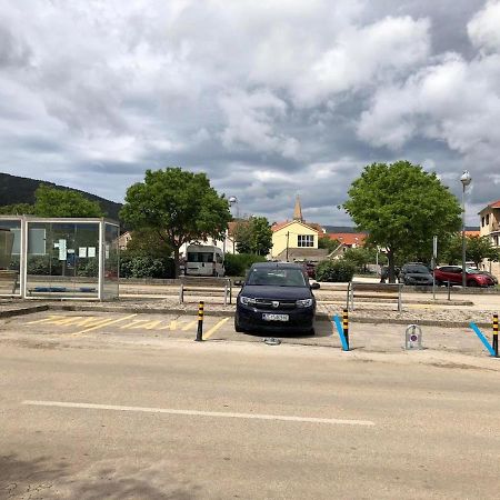 Apartman Knezovic Stari Grad  Exterior foto