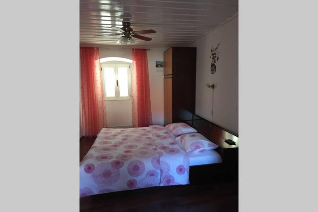 Apartman Knezovic Stari Grad  Exterior foto